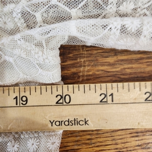 New Directions Cream Lace Blouse - Picture 7 of 7